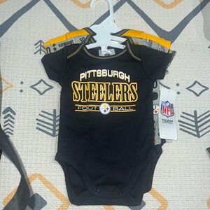 Set of three new with tag 0/3 months onesies Steelers N.F.L